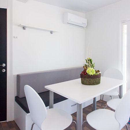 Camping Adria Mobile Homes In Camping Kastanija Novigrad (Istria) Exterior foto