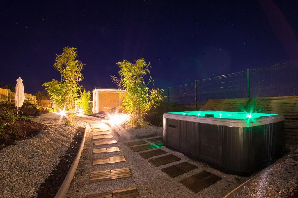 Camping Adria Mobile Homes In Camping Kastanija Novigrad (Istria) Exterior foto