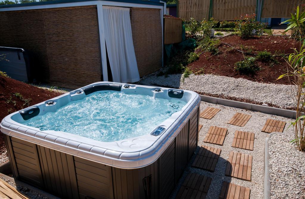 Camping Adria Mobile Homes In Camping Kastanija Novigrad (Istria) Exterior foto