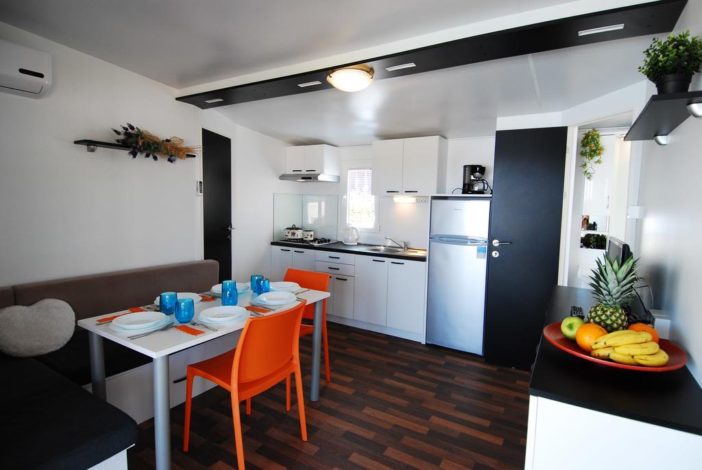 Camping Adria Mobile Homes In Camping Kastanija Novigrad (Istria) Exterior foto