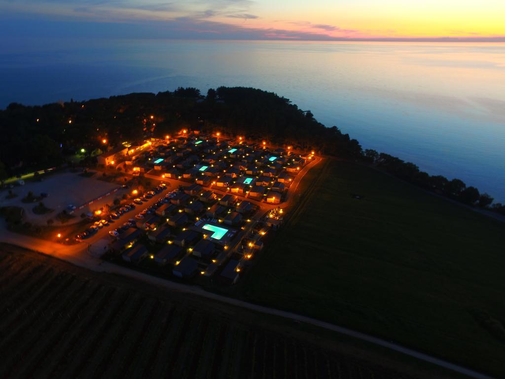 Camping Adria Mobile Homes In Camping Kastanija Novigrad (Istria) Exterior foto