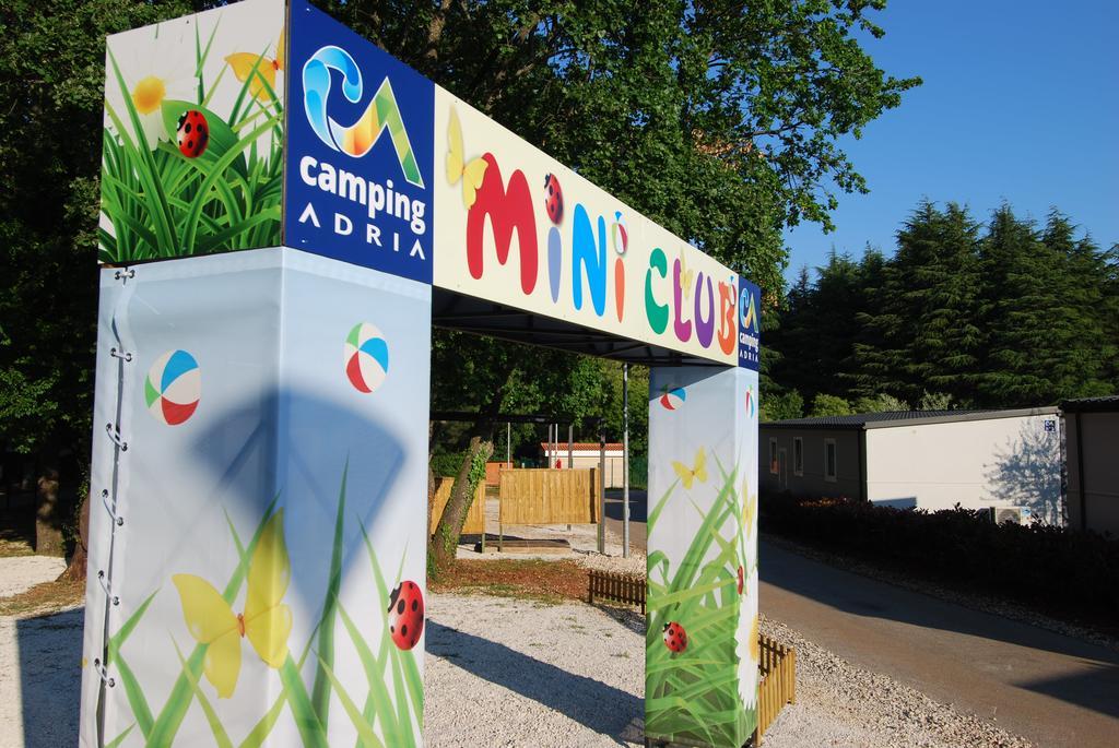 Camping Adria Mobile Homes In Camping Kastanija Novigrad (Istria) Exterior foto