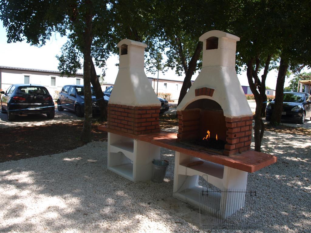 Camping Adria Mobile Homes In Camping Kastanija Novigrad (Istria) Exterior foto