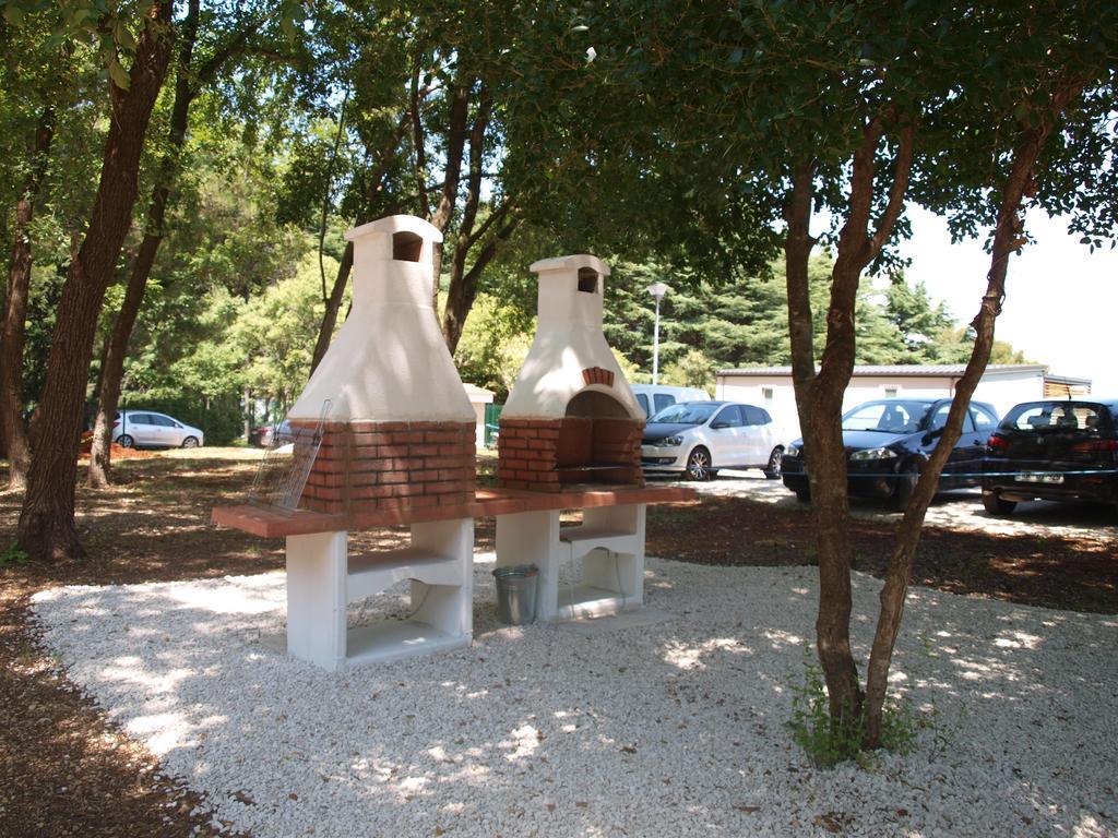 Camping Adria Mobile Homes In Camping Kastanija Novigrad (Istria) Exterior foto
