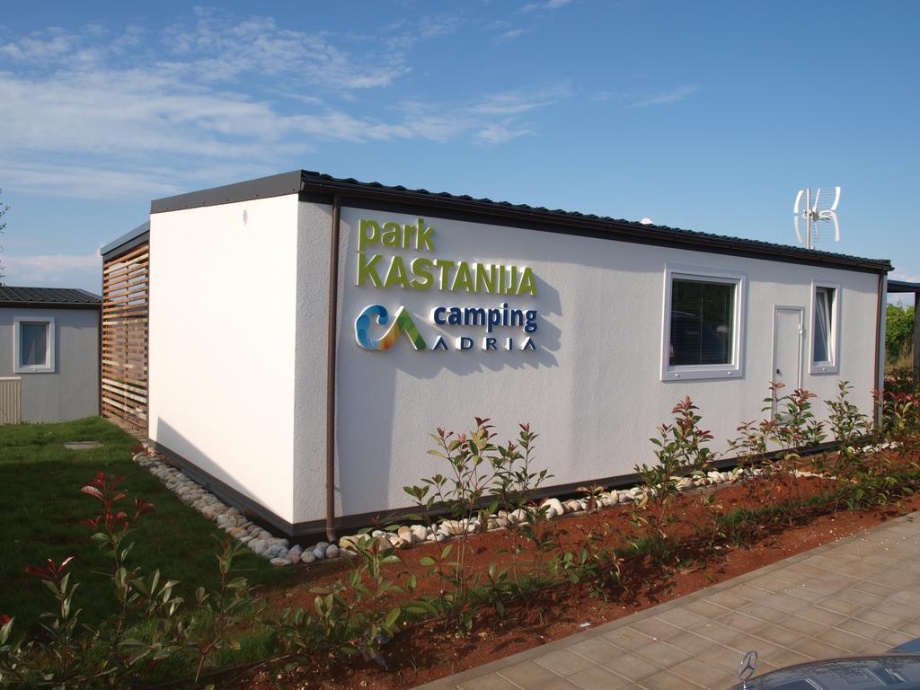 Camping Adria Mobile Homes In Camping Kastanija Novigrad (Istria) Exterior foto