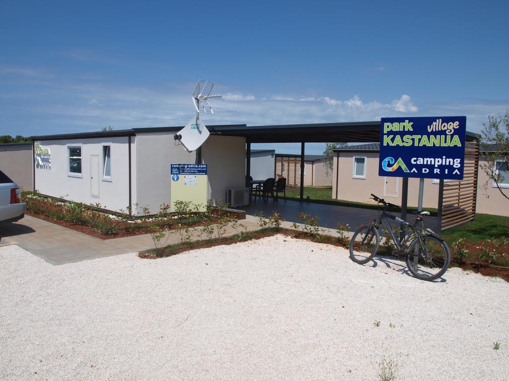 Camping Adria Mobile Homes In Camping Kastanija Novigrad (Istria) Exterior foto